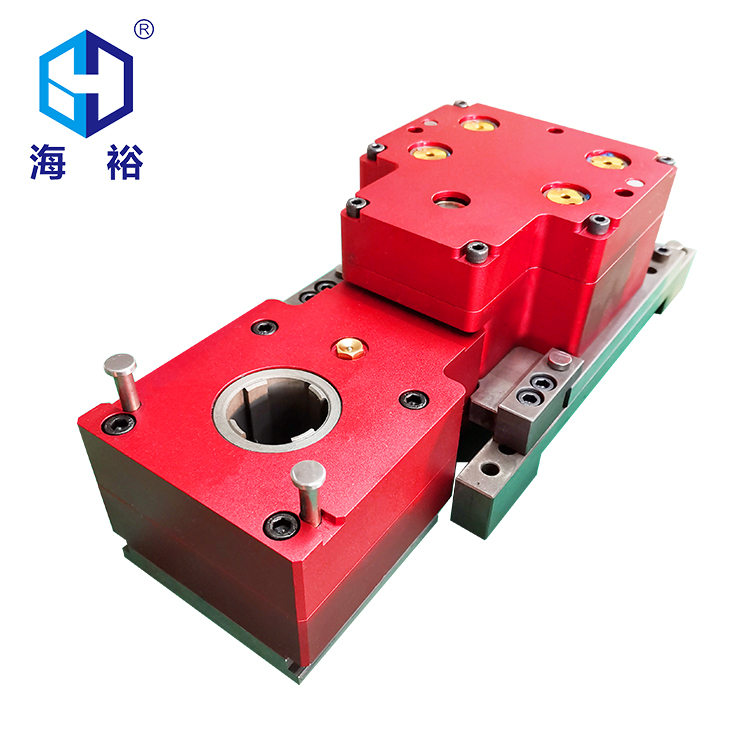 四孔模內(nèi)攻牙機(jī)