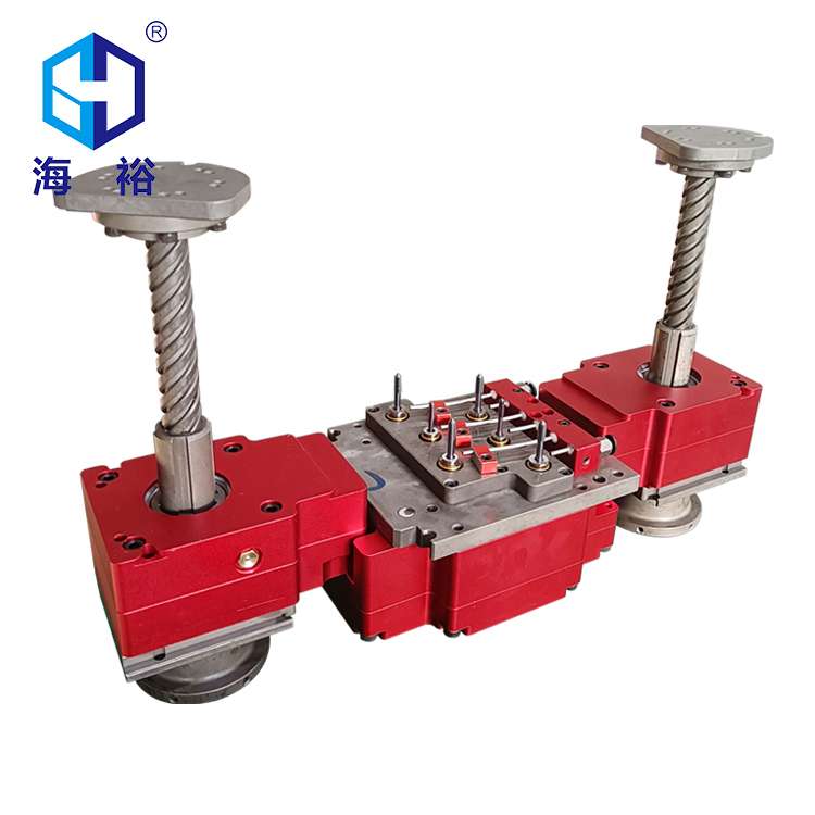 倒攻式模內攻牙機